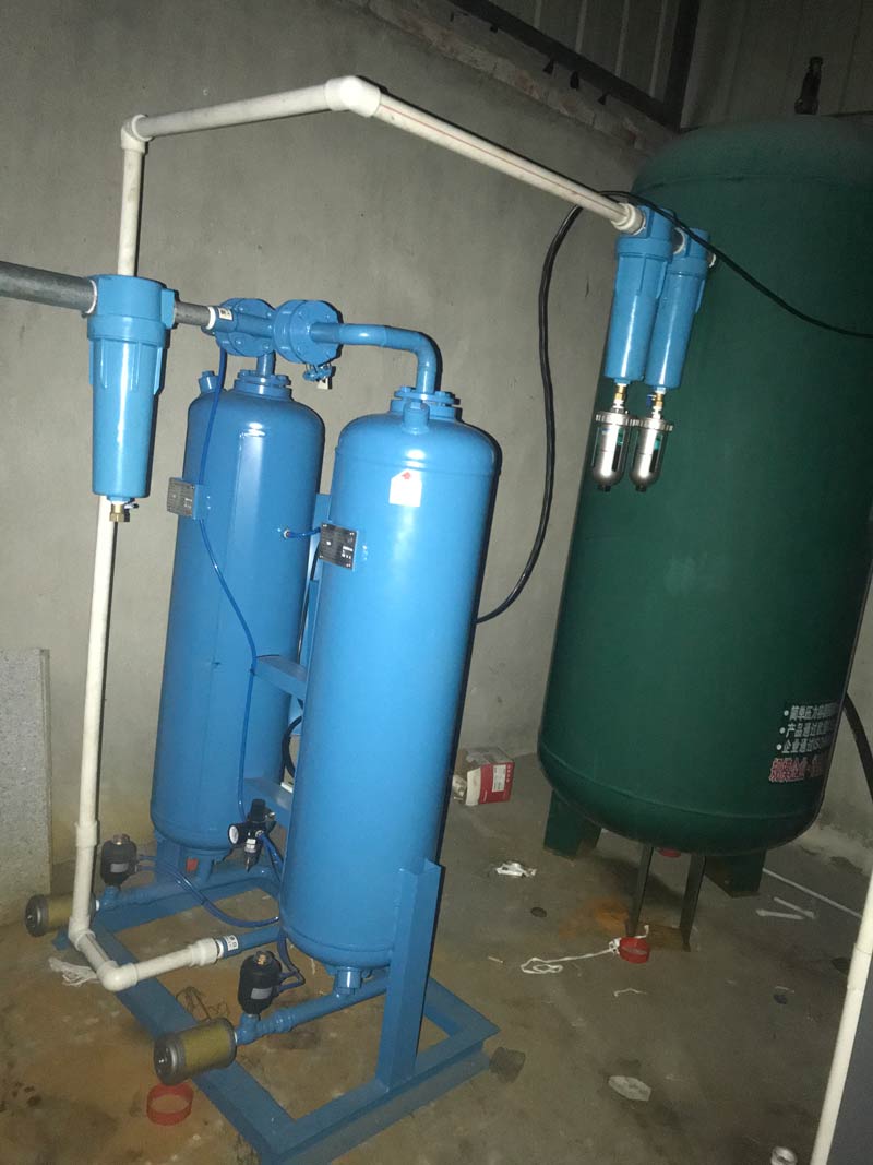 為什么在吸附干燥機進氣口要裝設過濾器?